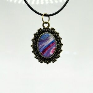 Vintage-Inspired Purple Pendant Necklace
